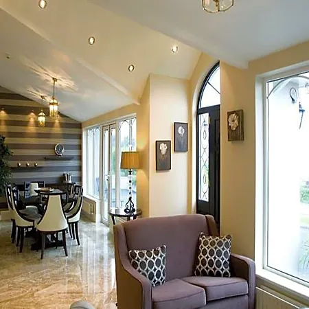 Rivermount House